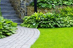 Мощение дорожек и площадок с использованием природного камня   в Ярославле