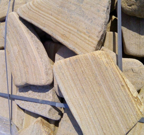 Kamenclub.ru: Песчаник пластушка галтованный желтый с рисунком (3 см)  купить в Ярославле плитняк - пластушка желтый песчаник 21000 руб/м3   фото КАМЕНЬ КЛУБ