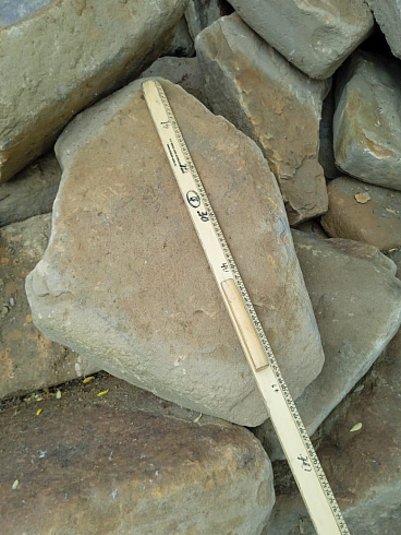 Kamenclub.ru: Песчаник для мощения дорожек, площадок, парковок ( фр 5-10 см)  купить в Ярославле песчаник  серый желтый коричневый рыжий песчаник оголтованный окатанный 6500 руб/т   фото КАМЕНЬ КЛУБ