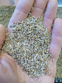 Кварцевый песок сухой фракцинированный фр. 1,6-4 мм.  купить в Ярославле фото Камень Клуб