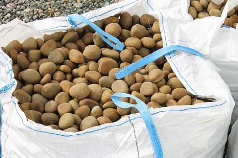 Kamenclub.ru: Песчаник ядра, фр. 100-300 мм  купить в Ярославле песчаник бежевый серый рыжий речная галька 5 000 руб/т   фото КАМЕНЬ КЛУБ