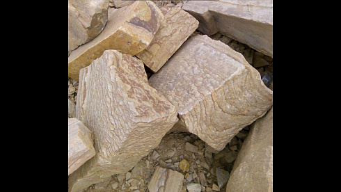 Kamenclub.ru: Песчаник пластушка желтый с рисунком (4-6 см)  купить в Ярославле плитняк пластушка желтый с рисунком песчаник 9 000 руб/м3   фото КАМЕНЬ КЛУБ