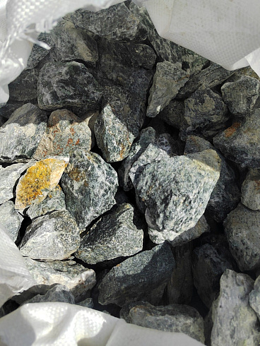 фото Галтованный жадеит (фр. 70-100 мм)  купить в Ярославле в интернет-портале КАМЕНЬ КЛУБ