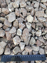 Kamenclub.ru: Мраморная крошка (щебень галтованный розовый) фр.20-40 мм.  купить в Ярославле мрамор розовый, красный оголтованный округлый щебень  15000 руб/т   фото КАМЕНЬ КЛУБ