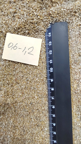 Кварцевый песок для площадок фр. 0,6-1,2 мм.  купить в Ярославле фото Камень Клуб