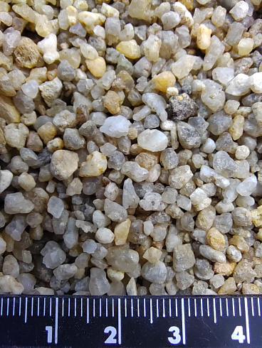 Кварцевый песок для площадок фр. 2-5 мм.  купить в Ярославле фото Камень Клуб