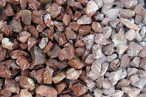 Kamenclub.ru: Мраморная крошка (щебень крошка розовый) фр. 20-40 мм.  купить в Ярославле мрамор розовый, красный мраморная крошка декоративная 11000 руб/т   фото КАМЕНЬ КЛУБ