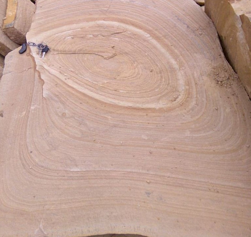 Kamenclub.ru: Форматный камень (плаха) пошаговая дорожка от 70-150 см (4 -12 см)  купить в Ярославле плитняк  форматный плаха желтый песчаник 9 000 руб/т   фото КАМЕНЬ КЛУБ