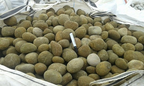 Kamenclub.ru: Песчаник ядра, фр. 100-300 мм  купить в Ярославле песчаник бежевый серый рыжий речная галька 5 000 руб/т   фото КАМЕНЬ КЛУБ