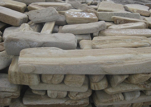 Kamenclub.ru: Песчаник пластушка галтованный желтый с рисунком (3 см)  купить в Ярославле плитняк - пластушка желтый песчаник 21000 руб/м3   фото КАМЕНЬ КЛУБ