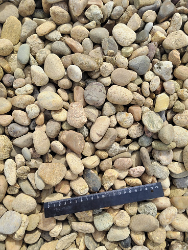 Kamenclub.ru: Галька речная окат рыжая фр. 20-40 мм. купить  в Ярославле галька речная окатанная рыжая желтая серая округлая речная галька 5000 руб/т   фото КАМЕНЬ КЛУБ