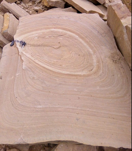 Kamenclub.ru: Форматный камень (плаха) пошаговая дорожка от 70-150 см (4 -12 см)  купить в Ярославле плитняк  форматный плаха желтый песчаник 9 000 руб/т   фото КАМЕНЬ КЛУБ