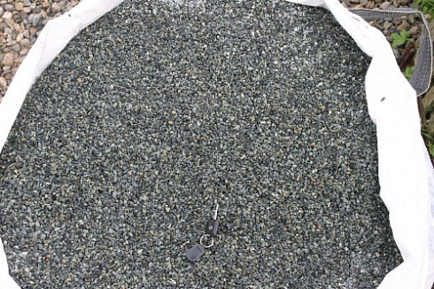 Kamenclub.ru: Щебень крошка зеленый (змеевик) фр. 5-10 мм  купить в Ярославле змеевик зеленый, салатовый ландшафтный декоративный щебень крошка 7 200 руб/т   фото КАМЕНЬ КЛУБ