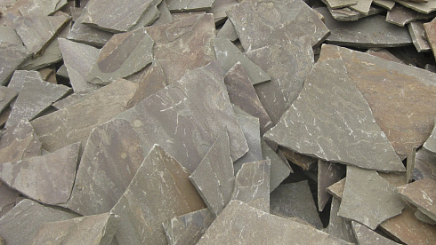 Kamenclub.ru: Песчаник пластушка серо-зеленый (4,0 см- 5,0 см)  купить в Ярославле песчаник серо-зеленый, серый, зеленый песчаник рваный ландшафтный колотый 9000 руб/м3   фото КАМЕНЬ КЛУБ