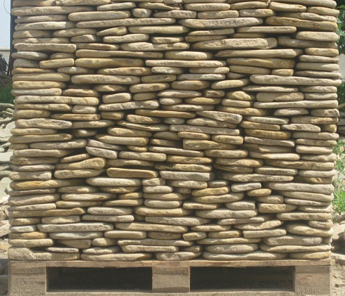 Kamenclub.ru: Песчаник пластушка галтованный желтый с рисунком (3 см)  купить в Ярославле плитняк - пластушка желтый песчаник 21000 руб/м3   фото КАМЕНЬ КЛУБ