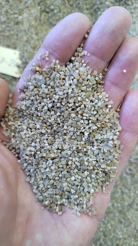 Кварцевый песок для площадок фр. 0,8 - 2 мм.  купить в Ярославле фото Камень Клуб