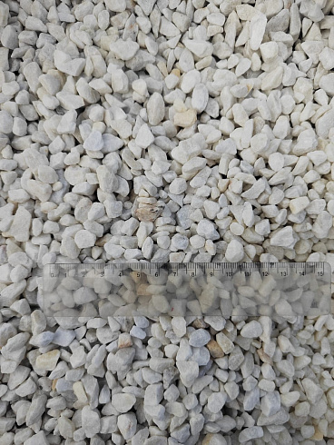 Kamenclub.ru: Мраморная крошка, щебень, цвет-белый, фр. 5-10 мм.  купить в Ярославле мрамор белый, айвори, молочный мраморная каменная крошка ландшафтная 12000 руб/т   фото КАМЕНЬ КЛУБ