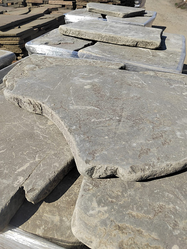 Kamenclub.ru: Песчаник галтованный для облицовки (фр. 2-5 см)  купить в Ярославле песчник рыжий желтый серый песчаник окатанный речной 6 000 руб/т   фото КАМЕНЬ КЛУБ