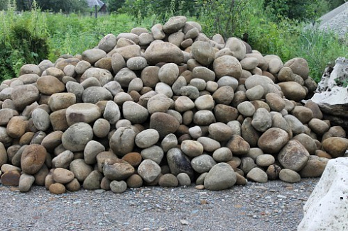 Kamenclub.ru: Песчаник ядра, фр. 100-300 мм  купить в Ярославле песчаник бежевый серый рыжий речная галька 5 000 руб/т   фото КАМЕНЬ КЛУБ