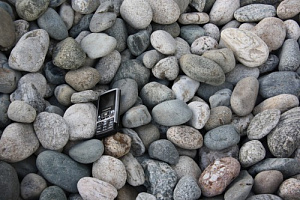 Kamenclub.ru: Галька речная окат (ассорти) фр. 50-100 мм. купить  в Ярославле галька природная округлая серая белая черная серая коричневая синяя галька речная окатанная округлая 6200 руб/т   фото КАМЕНЬ КЛУБ