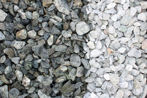 Kamenclub.ru: Щебень крошка зеленый (змеевик) фр. 20-40 мм.  купить в Ярославле мрамор зеленый, салатовый ландшафтная мраморная крошка 8500 руб/т   фото КАМЕНЬ КЛУБ