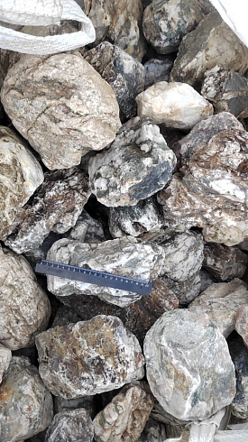 Kamenclub.ru: Кварцевый валунчик фр.100-300 мм.  купить в Ярославле кварц белый, бежевый молочный рыжий крупный природный камень галечник 7850 руб/т   фото КАМЕНЬ КЛУБ