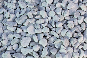 Kamenclub.ru: Мраморная крошка (щебень галтованный белый), фр.20-40 мм.  купить в Ярославле мрамор белый бежевый молочный мраморный щебень декоративный 17000 руб/т   фото КАМЕНЬ КЛУБ