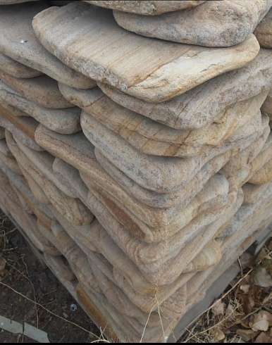 Kamenclub.ru: Песчаник пластушка галтованный желтый с рисунком (3 см)  купить в Ярославле плитняк - пластушка желтый песчаник 21000 руб/м3   фото КАМЕНЬ КЛУБ