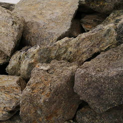 фото Змеевик салатовый  (фр. 70-100 мм)  купить в Ярославле в интернет-портале КАМЕНЬ КЛУБ