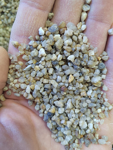 Кварцевый песок сухой фракцинированный фр. 1,6-4 мм.  купить в Ярославле фото Камень Клуб