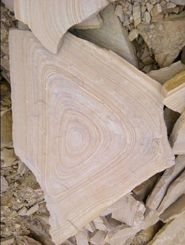 Kamenclub.ru: Форматный камень (плаха) пошаговая дорожка от 70-150 см (4 -12 см)  купить в Ярославле плитняк  форматный плаха желтый песчаник 9 000 руб/т   фото КАМЕНЬ КЛУБ