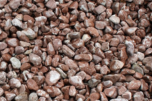 Kamenclub.ru: Мраморная крошка (щебень галтованный розовый) фр.40-70 мм.  купить в Ярославле мрамор розовый, красный галтовка мраморная щебня 15000 руб/т   фото КАМЕНЬ КЛУБ