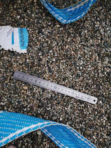 Kamenclub.ru: Галька речная окат (серая) фр.3-5 мм купить  в Ярославле галька речная серая бежевый темно-серый окатанный речной камень округлый 9500 руб/т   фото КАМЕНЬ КЛУБ