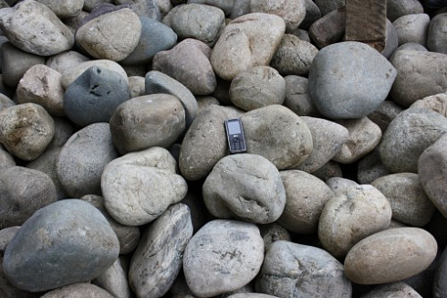 Kamenclub.ru: Речной валун (Ассорти) фр.100-300 мм.  купить в Ярославле галечник серый, темно-серый, светло-серый речная галька крупных размеров 4200 руб/т   фото КАМЕНЬ КЛУБ