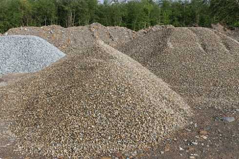 Kamenclub.ru: Галька окат (серо-желтая) фр.10-20 мм. купить  в Ярославле галька серо-желтая, рыжая, серый речная окатанная округлая галька 5000 руб/т   фото КАМЕНЬ КЛУБ