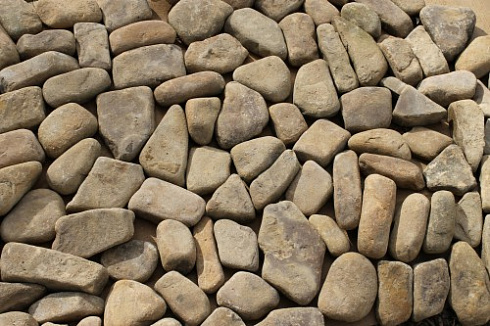 Kamenclub.ru: Песчаник брусчатка  купить в Ярославле    5 500 руб/т   фото КАМЕНЬ КЛУБ