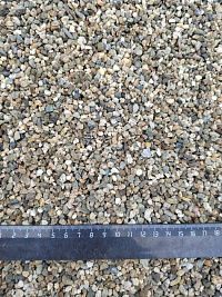 Kamenclub.ru: Галька речная окат (серая) фр.3-5 мм купить  в Ярославле галька речная серая бежевый темно-серый окатанный речной камень округлый 9500 руб/т   фото КАМЕНЬ КЛУБ