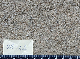 Кварцевый песок для площадок фр. 0,6-1,2 мм.  купить в Ярославле фото Камень Клуб