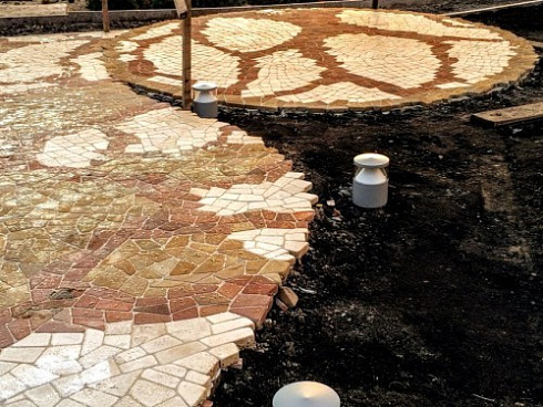 Kamenclub.ru: Песчаник брусчатка (Готика) art PSG-L-01  купить в Ярославле    2300 руб/кв.м   фото КАМЕНЬ КЛУБ