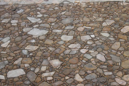 Kamenclub.ru: Песчаник для мощения дорожек, площадок, парковок ( фр 5-10 см)  купить в Ярославле песчаник  серый желтый коричневый рыжий песчаник оголтованный окатанный 6500 руб/т   фото КАМЕНЬ КЛУБ