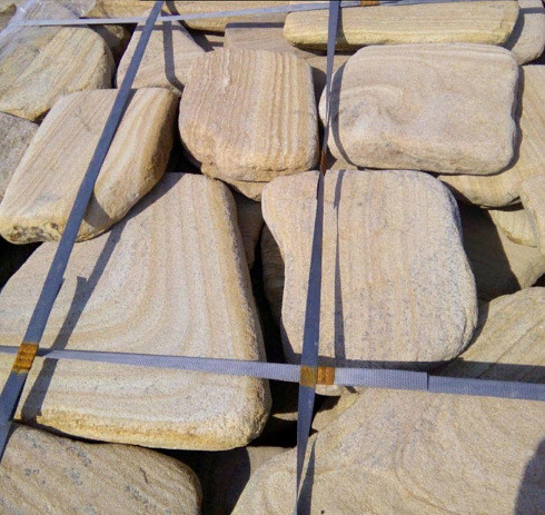 Kamenclub.ru: Песчаник пластушка галтованный желтый с рисунком (3 см)  купить в Ярославле плитняк - пластушка желтый песчаник 21000 руб/м3   фото КАМЕНЬ КЛУБ