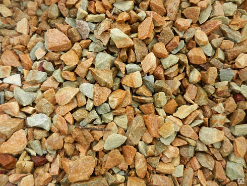 Kamenclub.ru: Щебень крошка желтый (ЗЛАТОЛИТ) фр. 10-20 мм.  купить в Ярославле златолит бежевый, золотистый, желтый каменная декоративная крошка щебня златолита 10800 руб/т   фото КАМЕНЬ КЛУБ